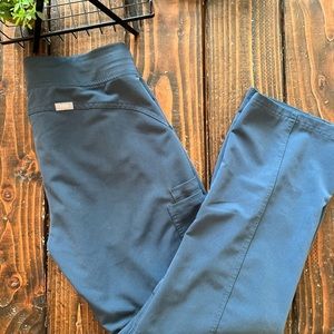 Figs Kade™ Cargo Scrub Pants. Size: Small Petite. Limited Edition Dark Harbor.